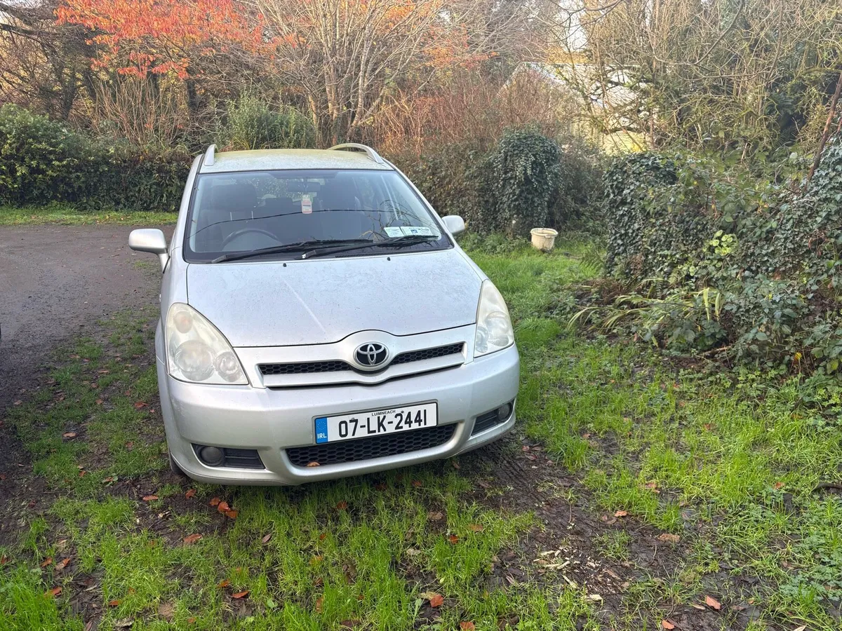 Toyota Corsa Verso 7 seater - Image 1