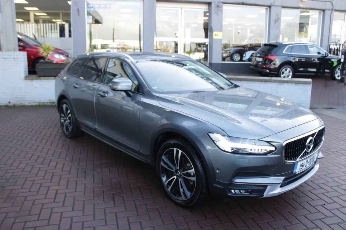 2.0D4 AWD CROSS COUNTRY LUXURY 5DR ESTATE AUTOMATI - Image 1