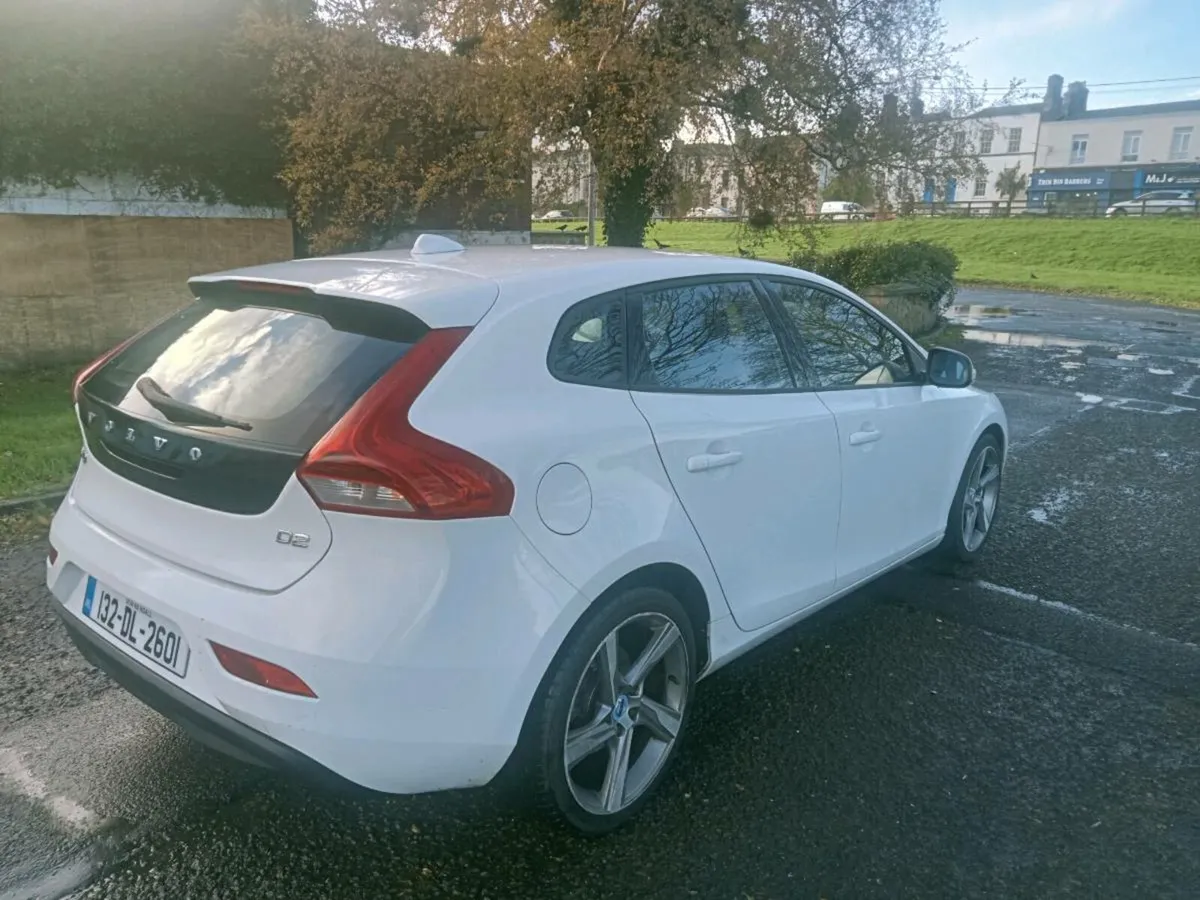 132 Volvo V40 1.6D NCT /26 TAXED 6)26 Price 4250 - Image 3