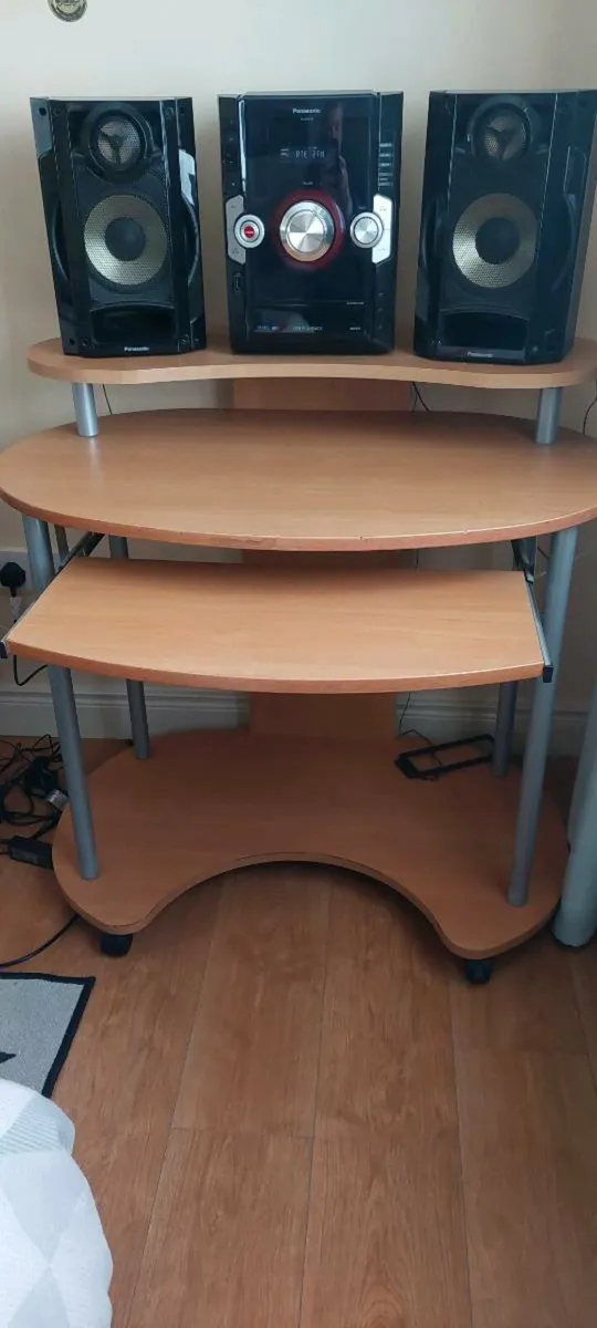 Computer desk - Image 2