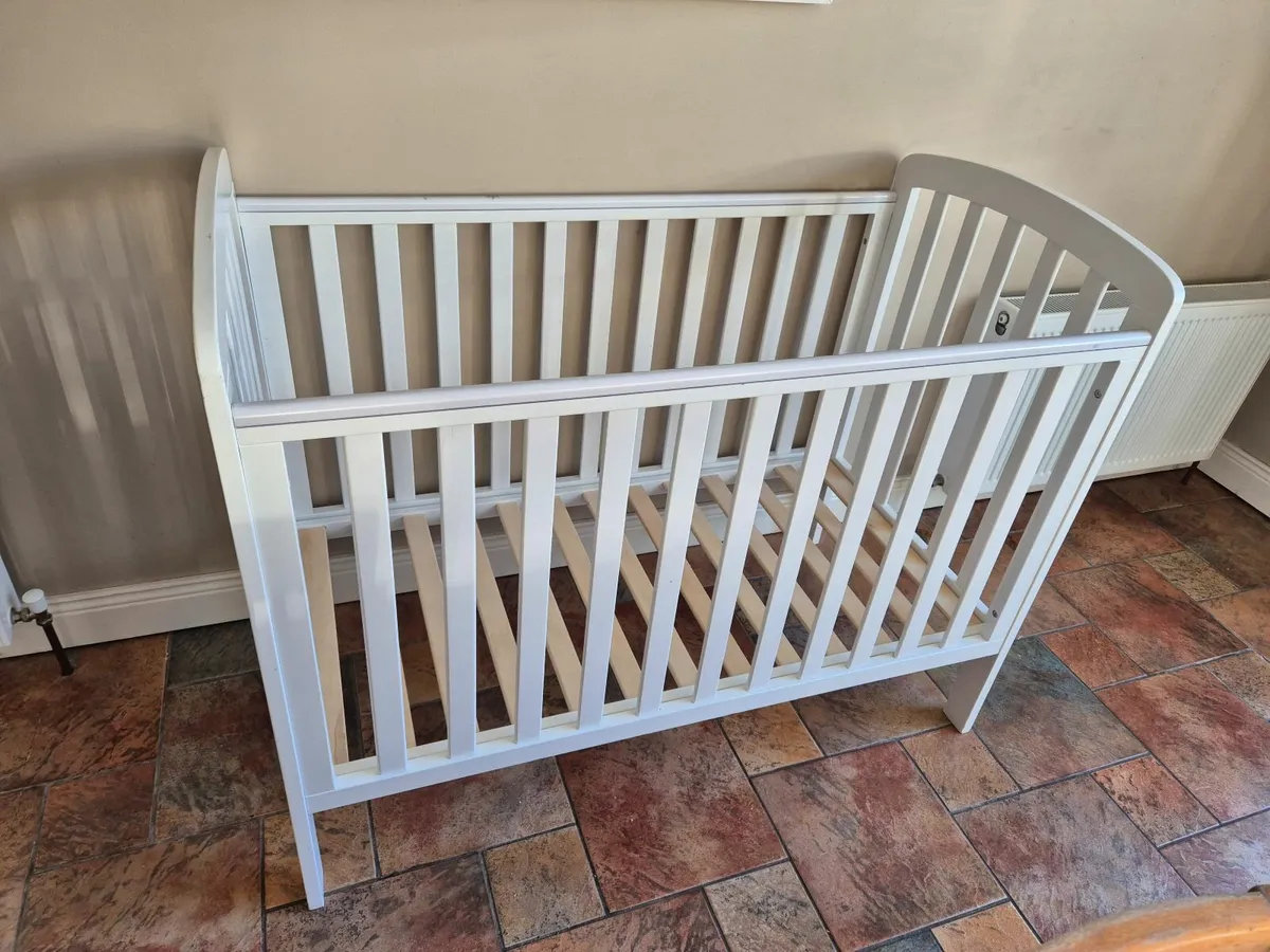 Valencia White Baby Cot - Image 2