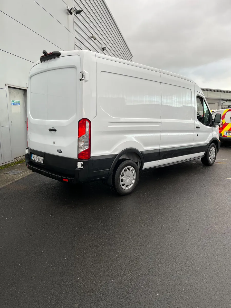 Ford Transit 350 Trend 2021 - Image 2