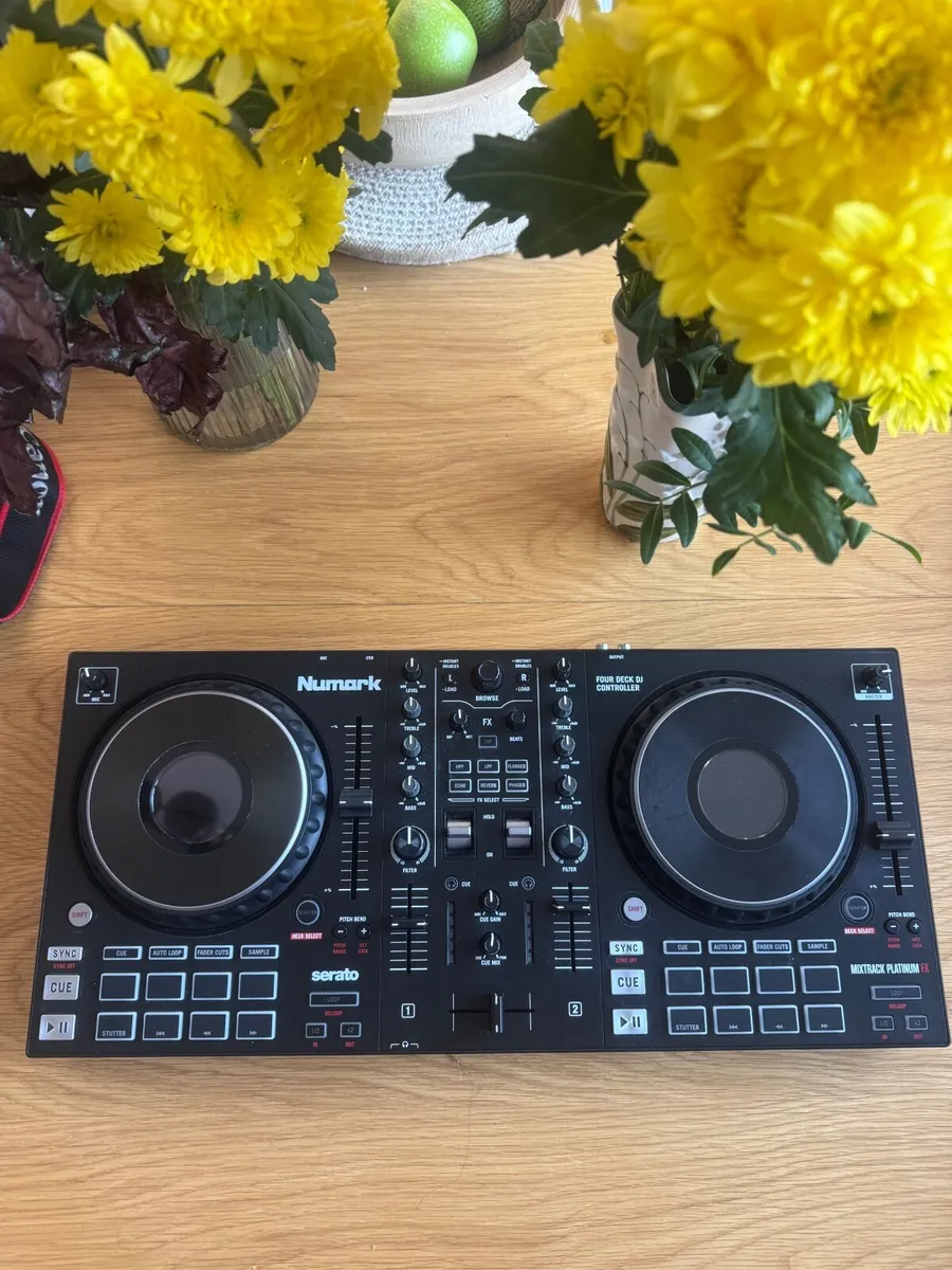 Numark mixtrack platinum fx