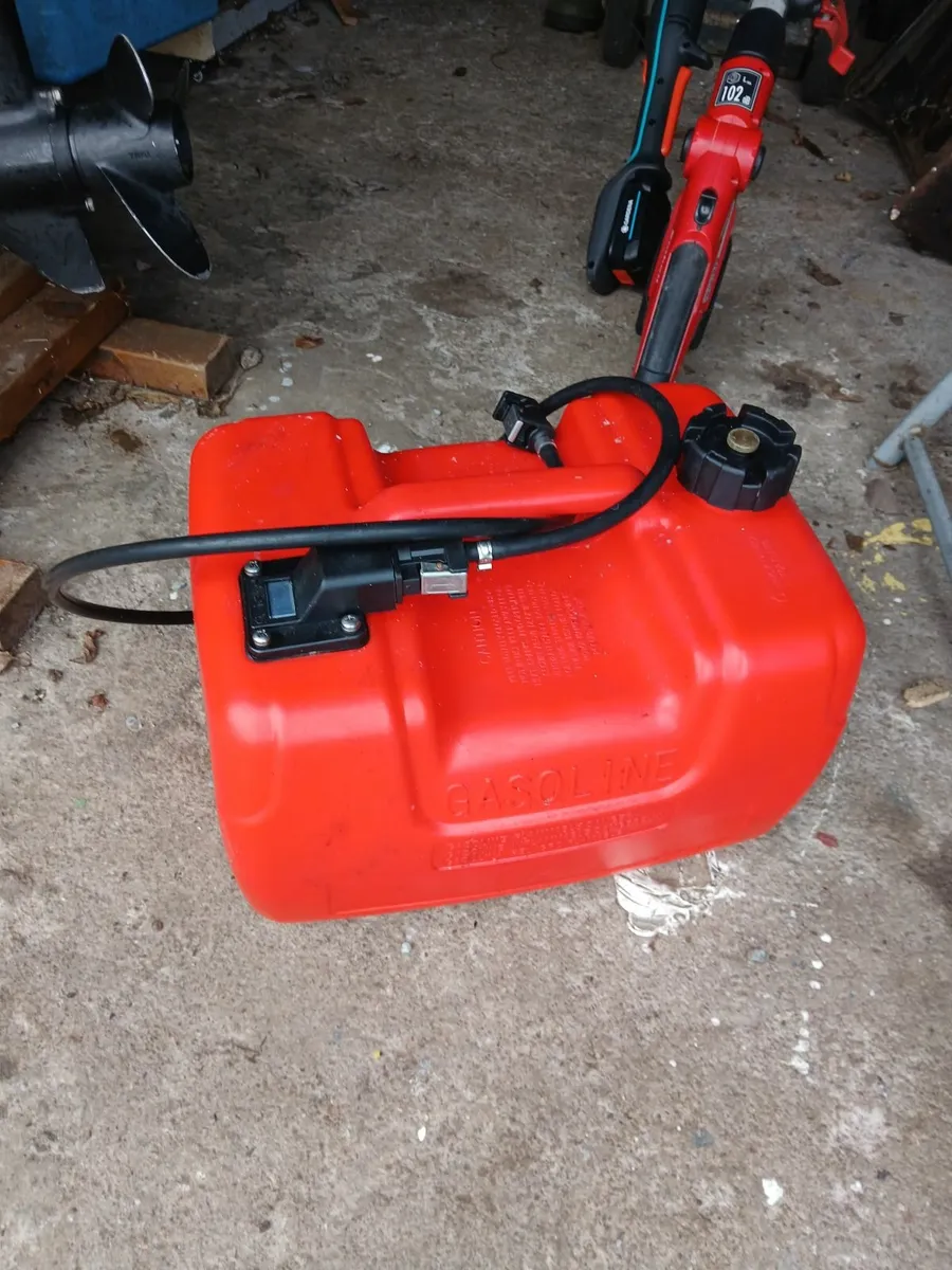 Mariner 6hp four stroke outboard engine - Image 4