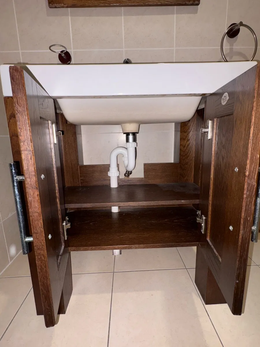 Freestanding Solid Wood Vanity/Mirror - Image 4