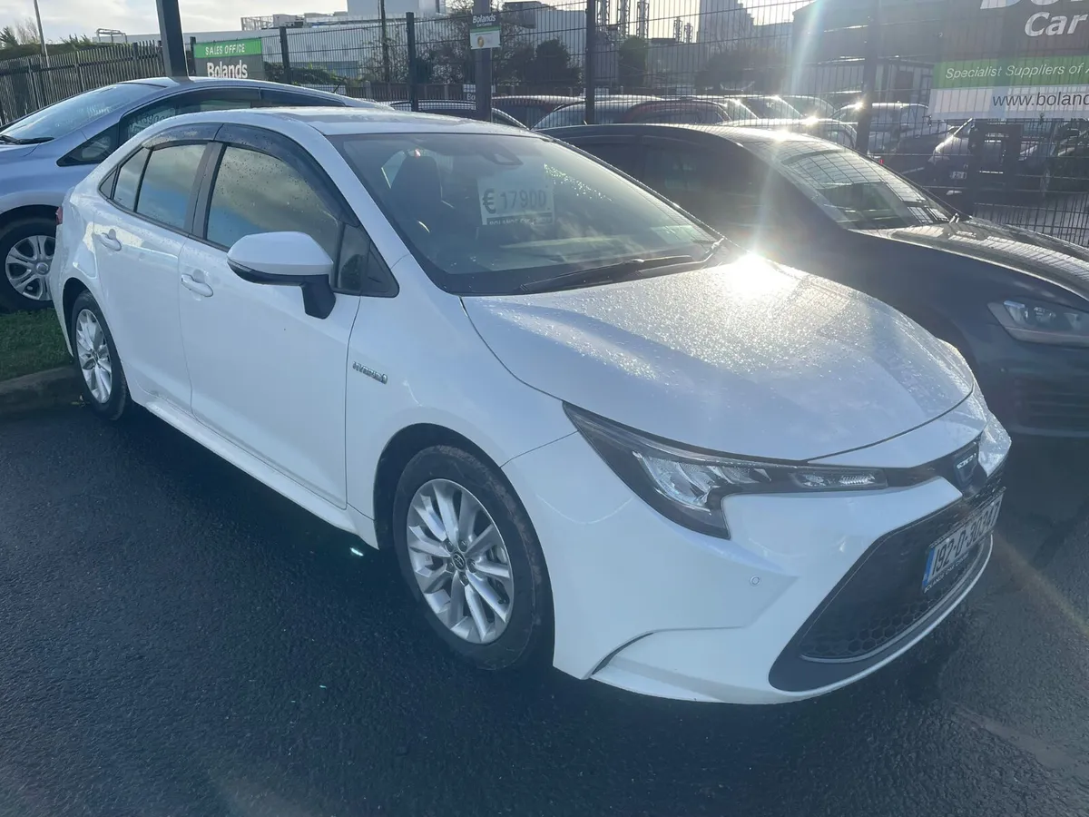 192 Toyota Corolla Hybrid 1.8 Automatic 4dr Model - Image 1