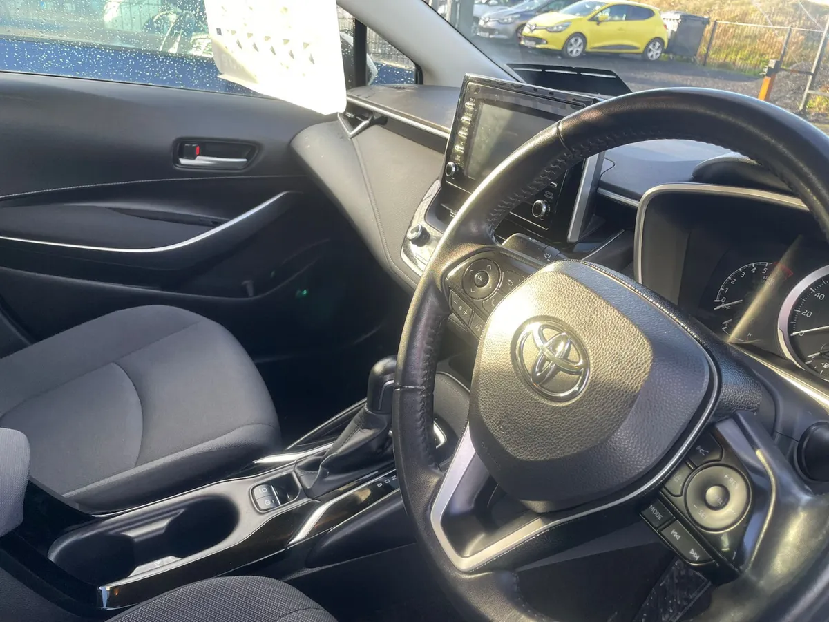 192 Toyota Corolla Hybrid 1.8 Automatic 4dr Model - Image 4