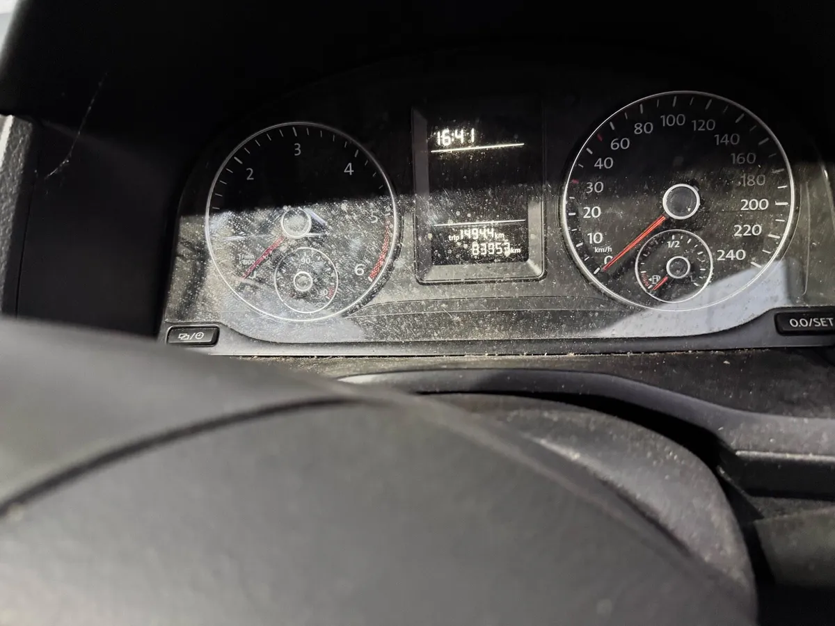 Volkswagon Caddy Van - Image 4