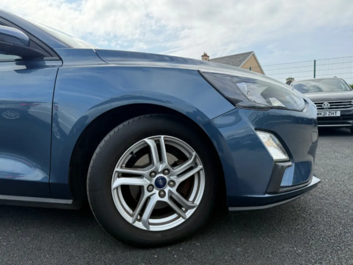Ford Focus ZETEC TDCI AUTO - Image 2