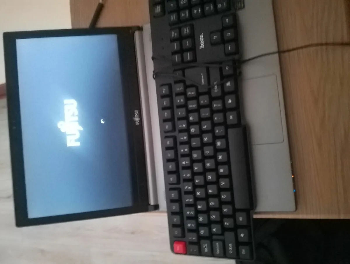 Laptop for sale LIFEBOOK E734 notebook PC - Image 2