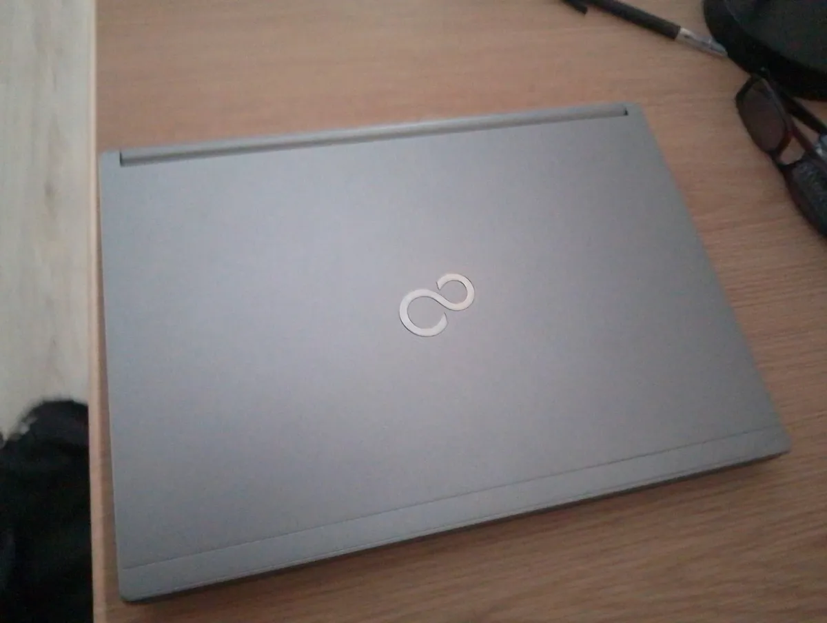 Laptop for sale LIFEBOOK E734 notebook PC - Image 4