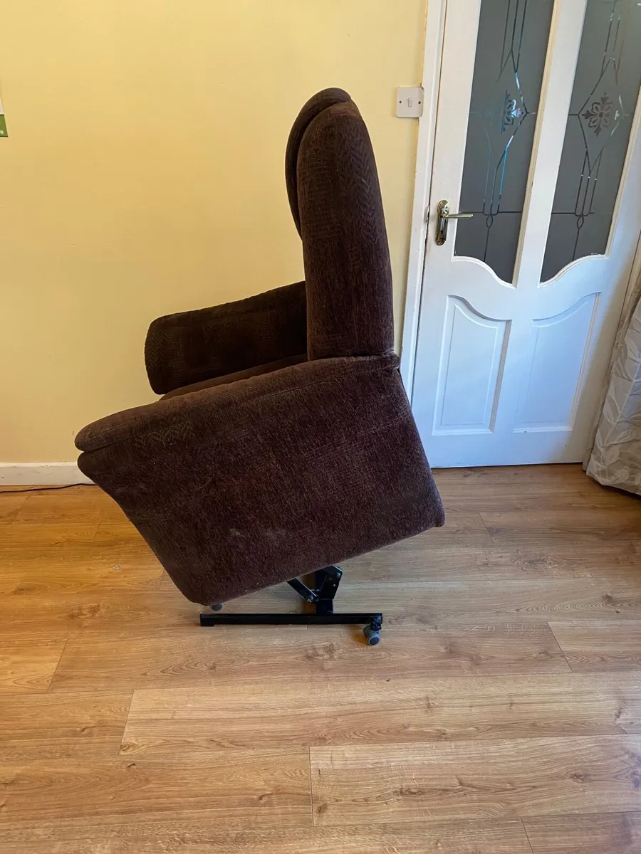 Recliner chair - Image 1