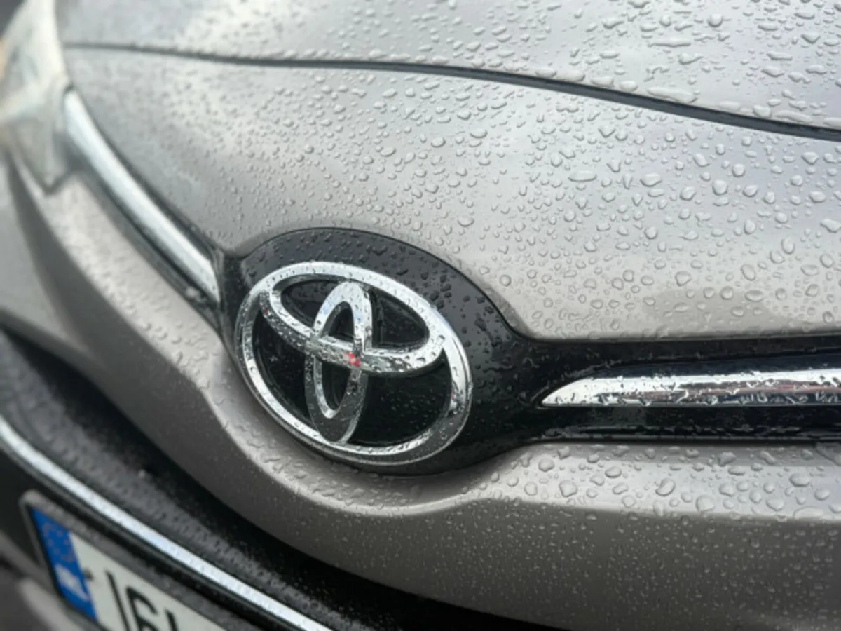 Toyota Avensis 1.6D Aura 4DR - Image 3