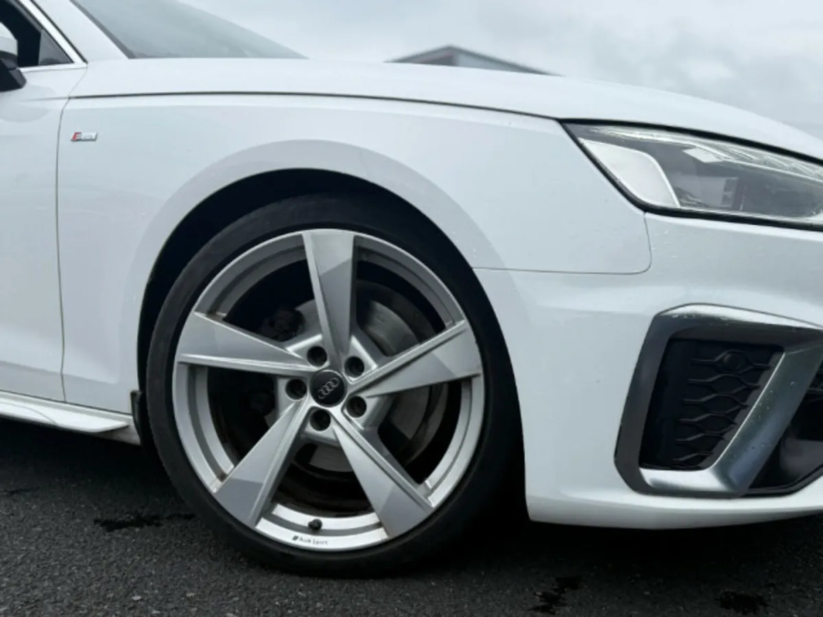 Audi A4 AVANT TDI S LINE - Image 4