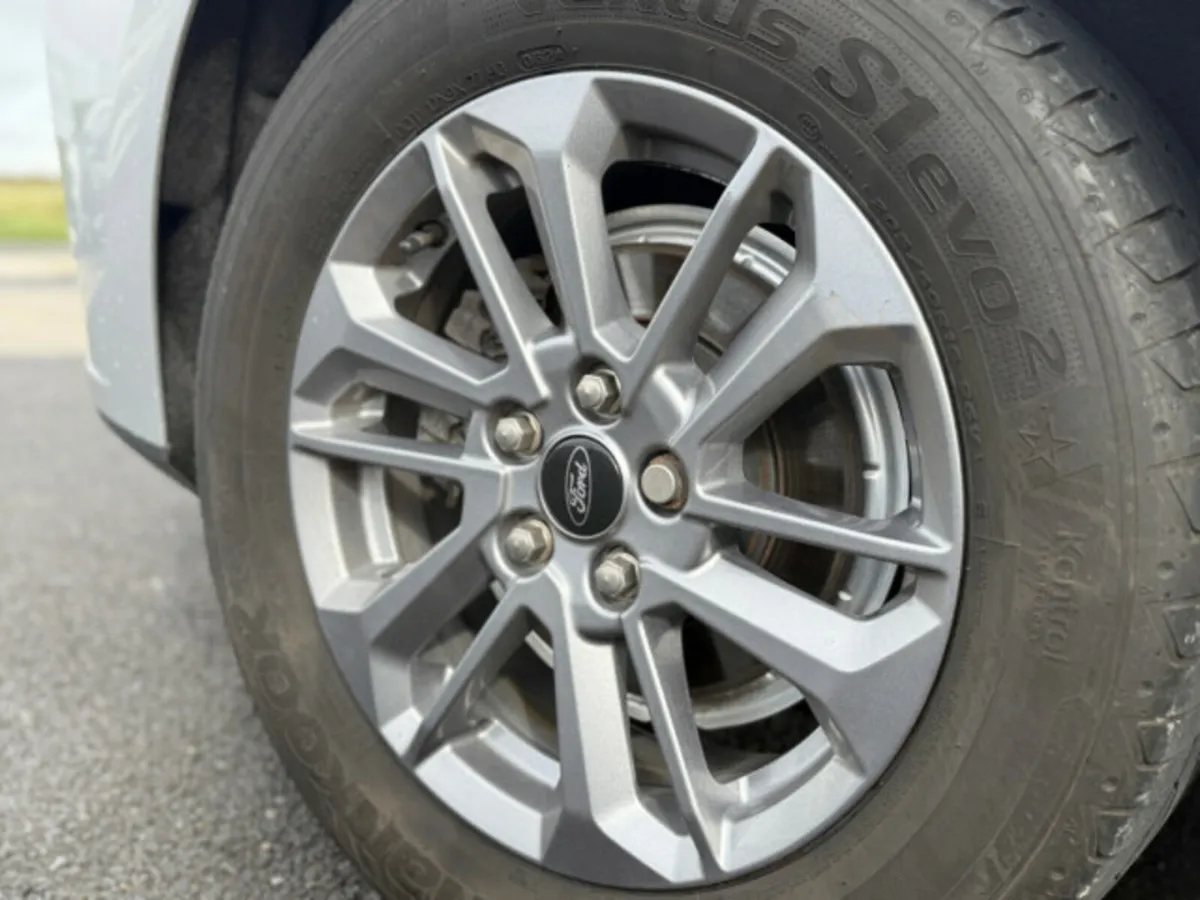 Ford Focus TITANIUM STYLE - Image 4