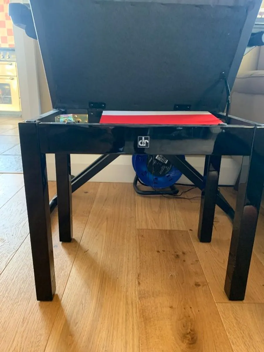 Yamaha Keyboard - Image 4