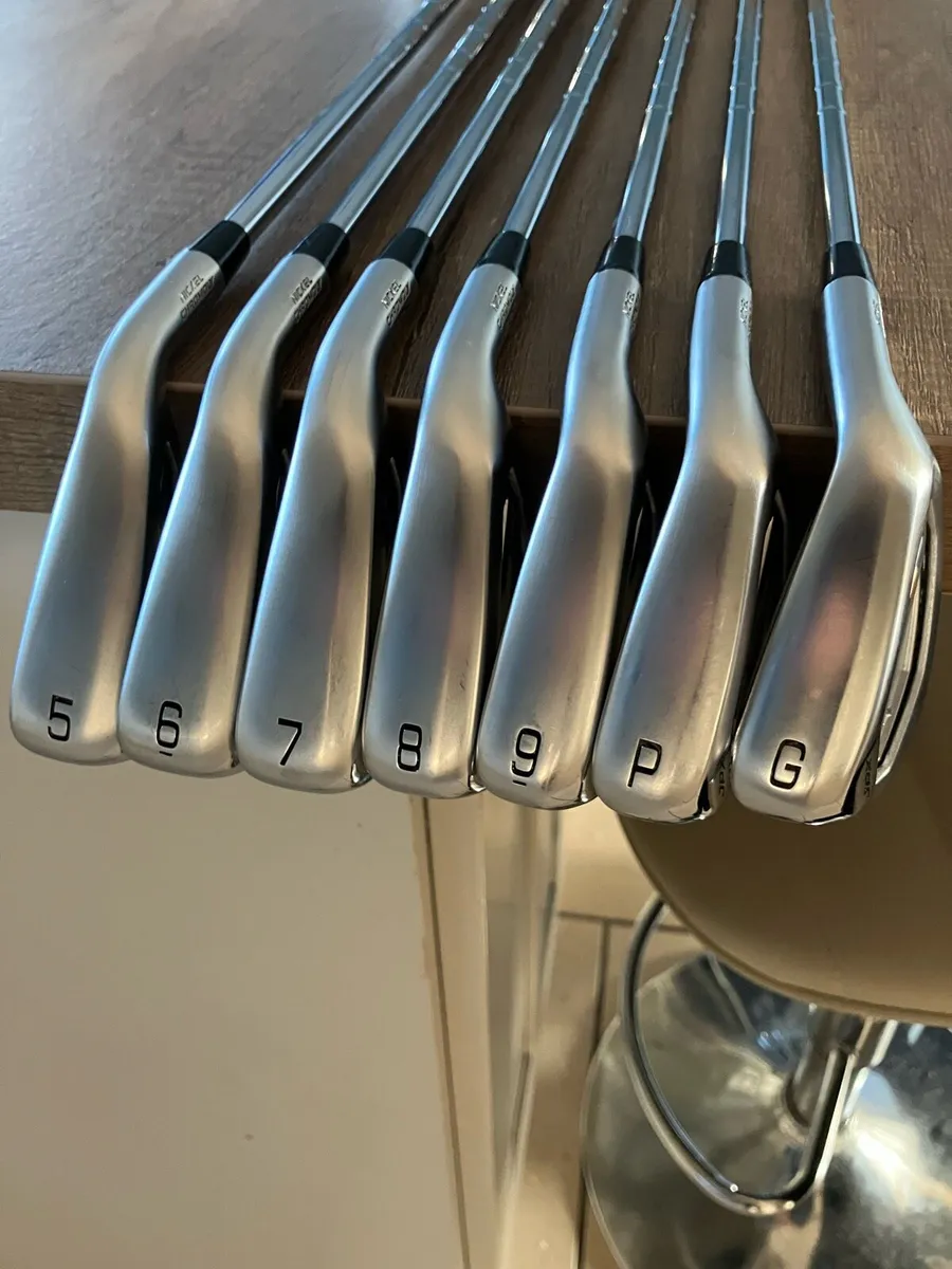 Mizuno jpx 925 Hot Metal Irons 5-G Wedge - Image 1
