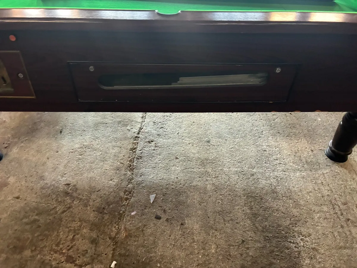 Pool table - Image 4