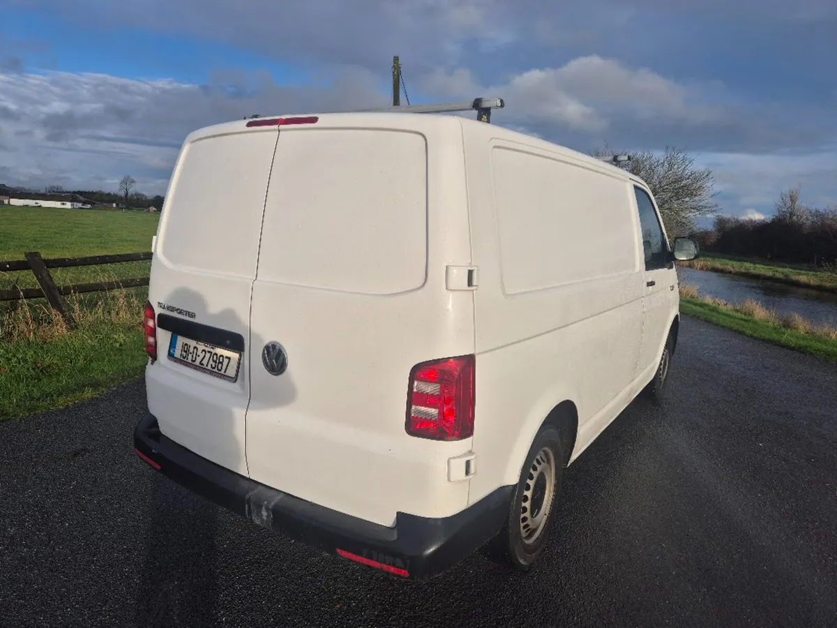 191 Volkswagen Transporter T6 PVS 2800KG TDI 102HP - Image 4