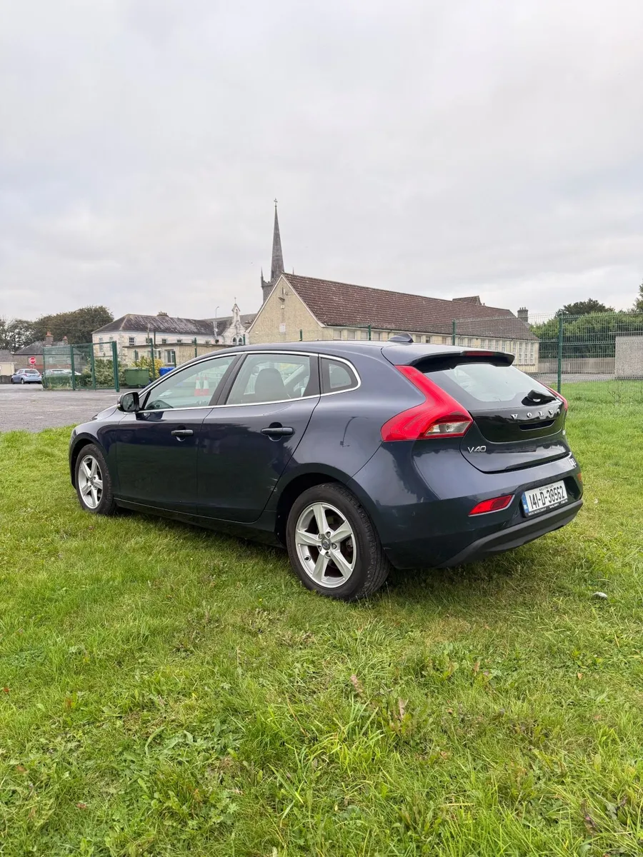 2014 VOLVO V40 🔥NEW NCT🔥 - Image 4