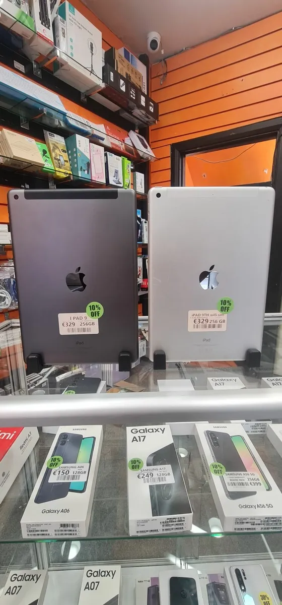 iPad 10.2" 9th Generation 256GB WIFI + CELLULAR - Image 3