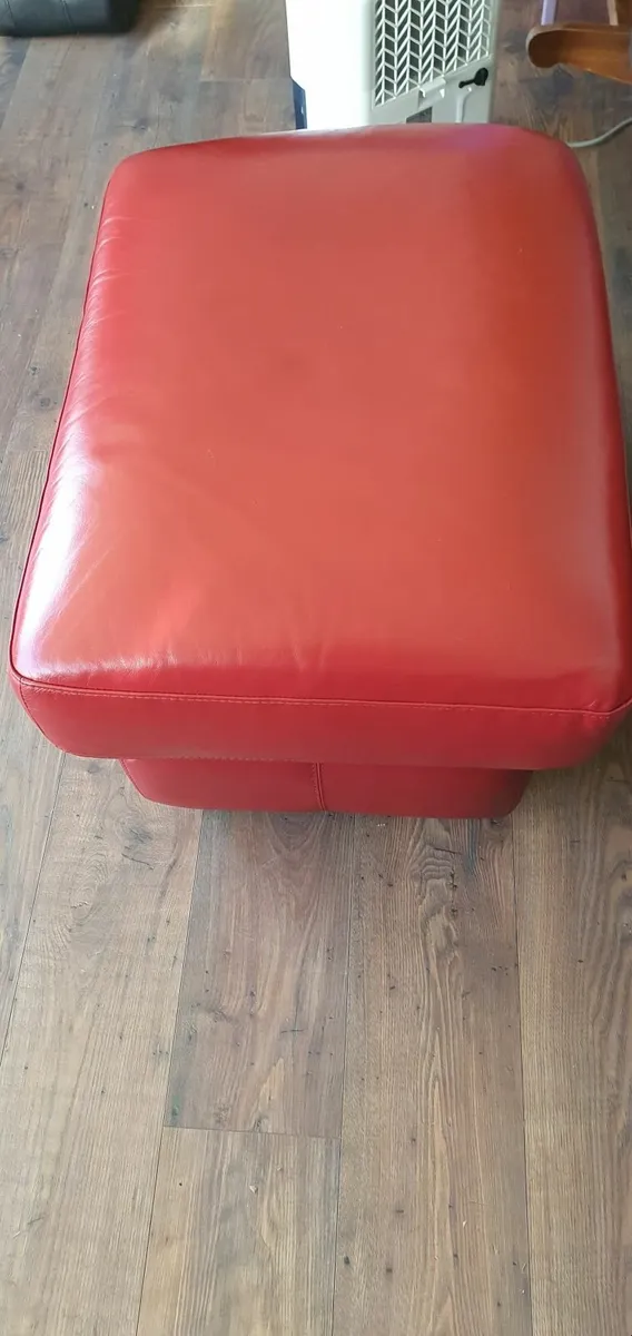 Ottomans (footstool) - Image 1