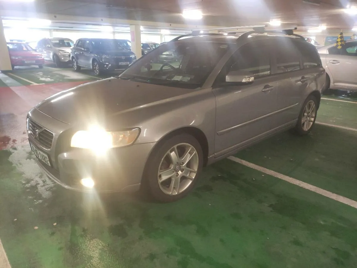 Volvo V50 1.6D - Excellent Condition - Image 3