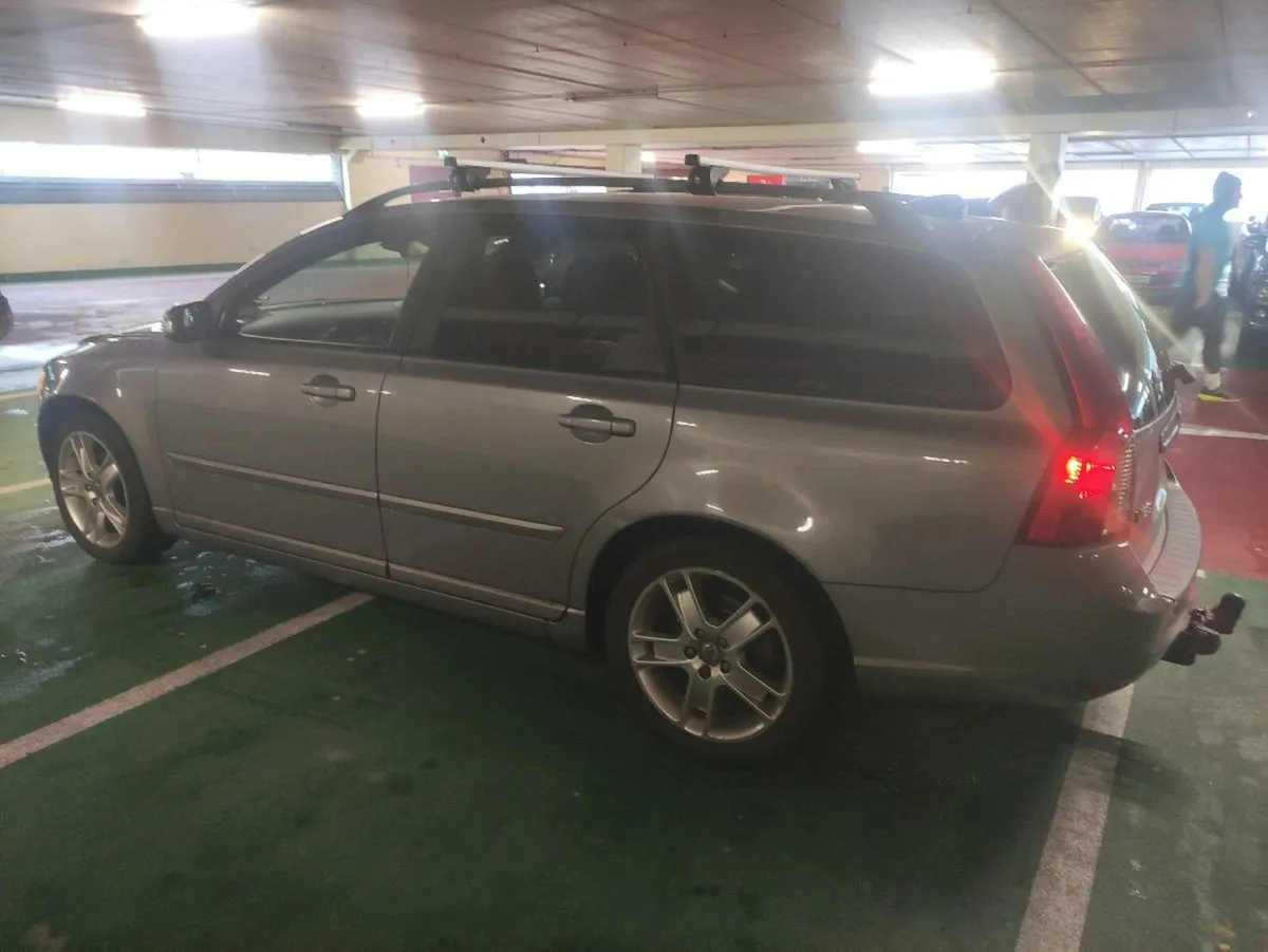 Volvo V50 1.6D - Excellent Condition - Image 4
