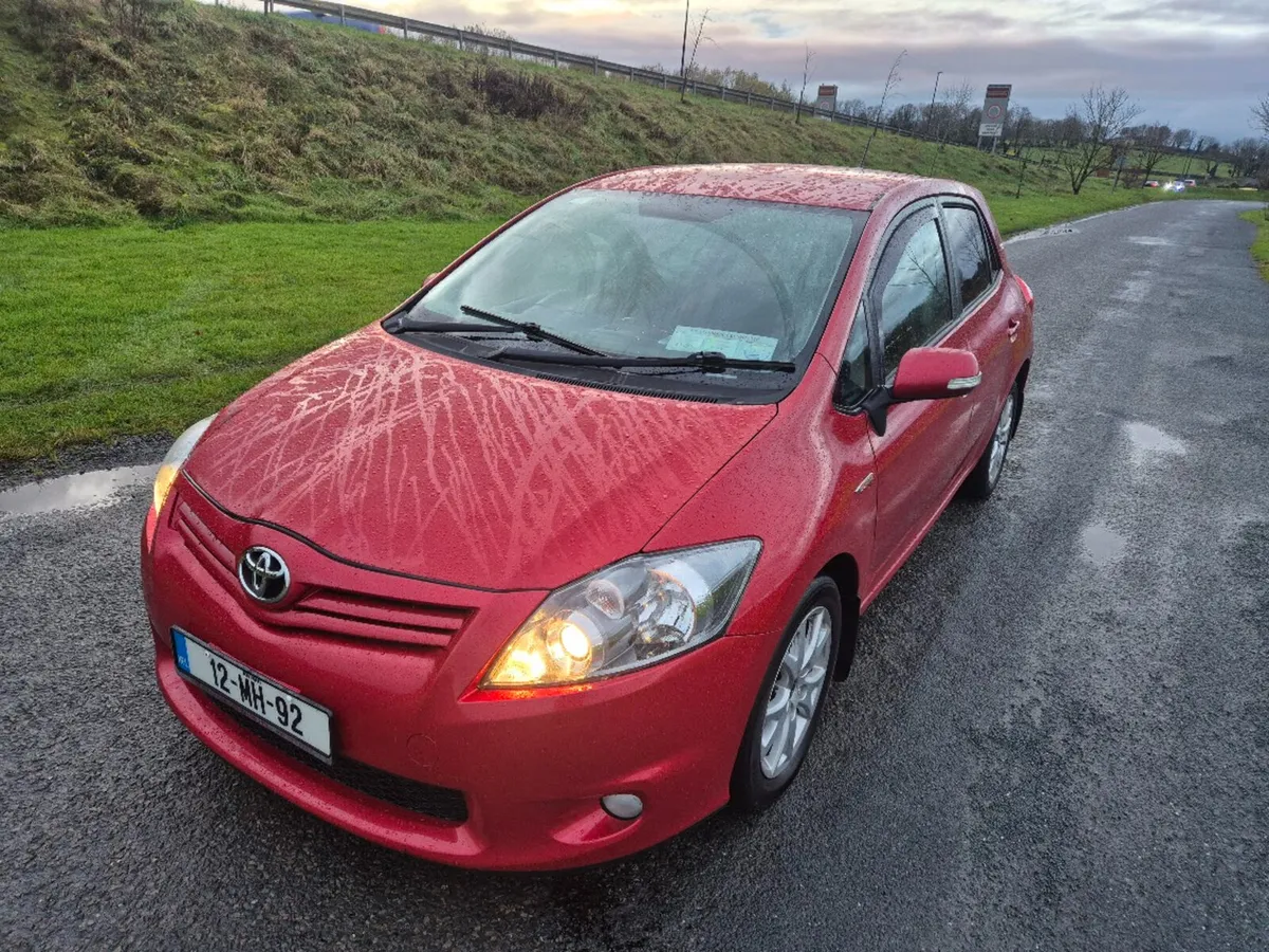 Toyota Auris 1.4 D-4D SPORT 5DR - Image 3