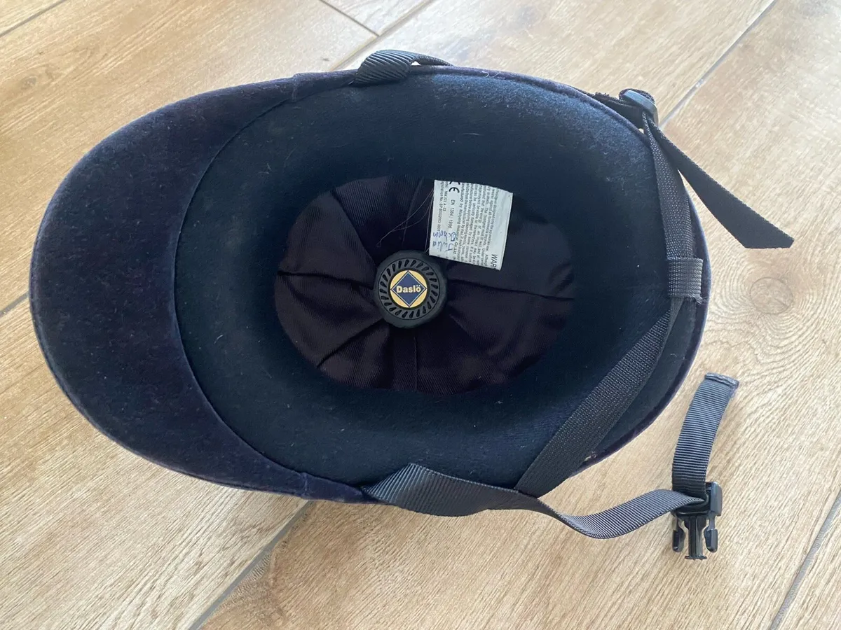 Horse riding helmet and back protector - Image 3