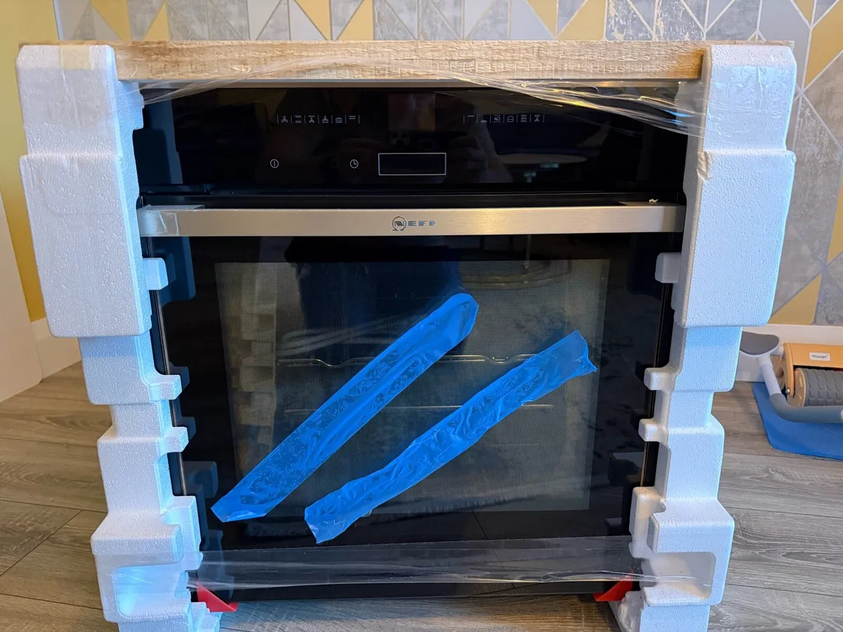 Built in oven - Image 1