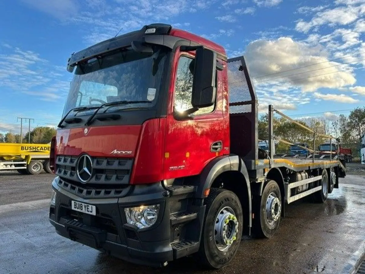 2018 Mercedes Arocs 3240 8x2 R/Lift Beavertail - Image 4