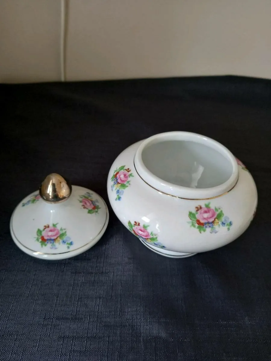 China Cookie Jar - Image 2