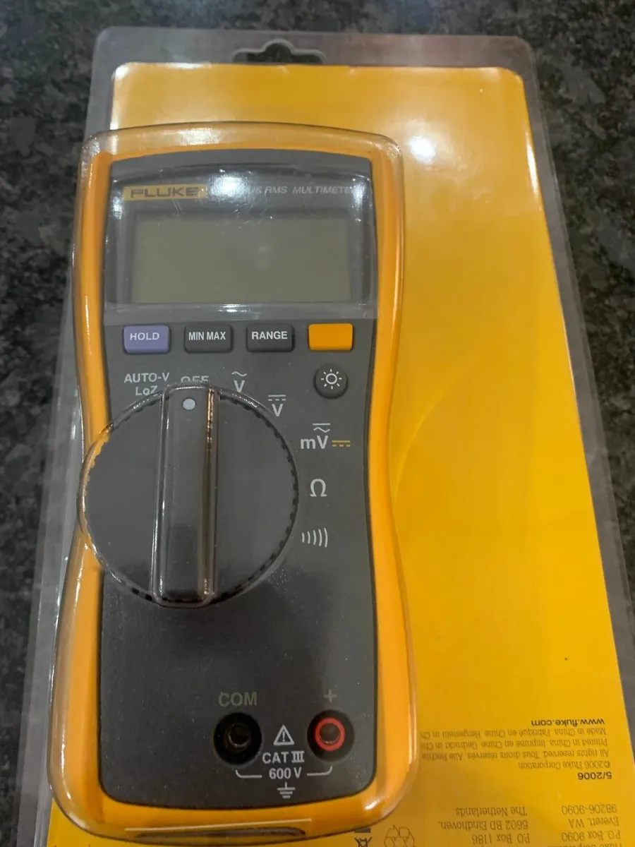 Fluke Multimeter Model 114 - Image 3