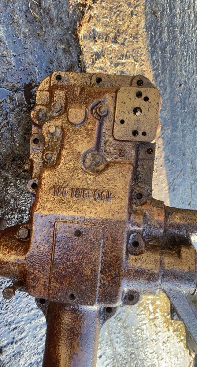 Mf 65/35 lift cover - Image 3