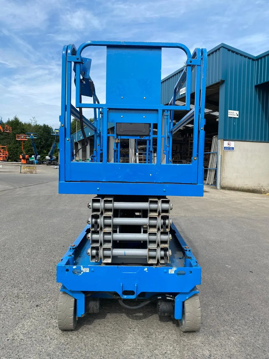 2016 GENIE GS3246 38FT ELECTRIC SCISSOR LIFT - Image 2