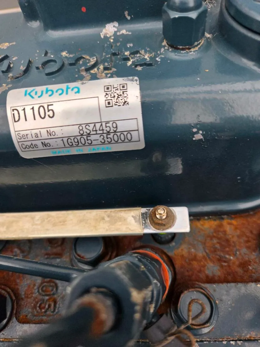 Kubota D1105 3 cylinder diesel engine - Image 4