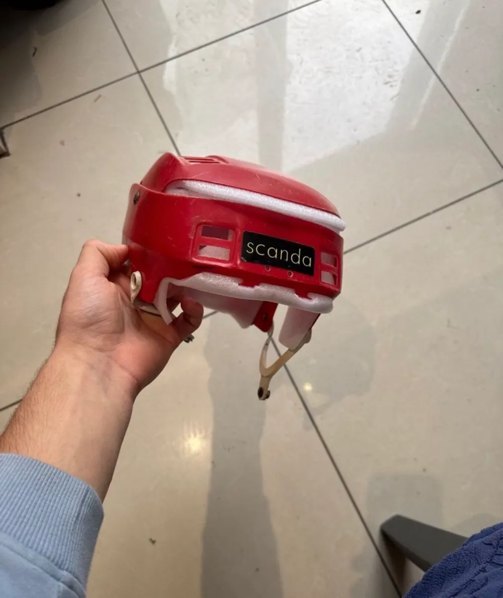 Red Scanda oldstyle - Image 1