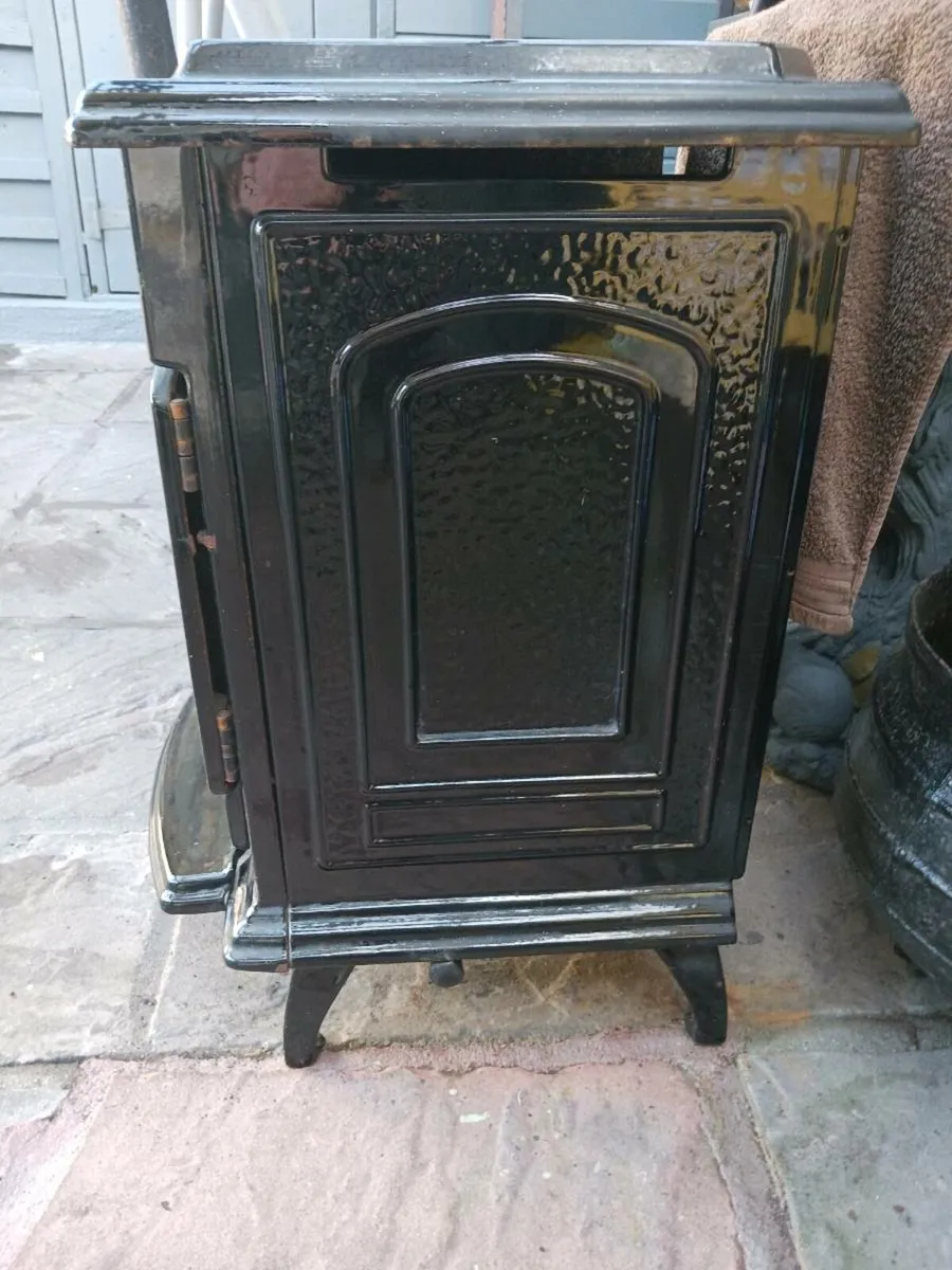 Stanley Tara solid fuel Stove - Image 2