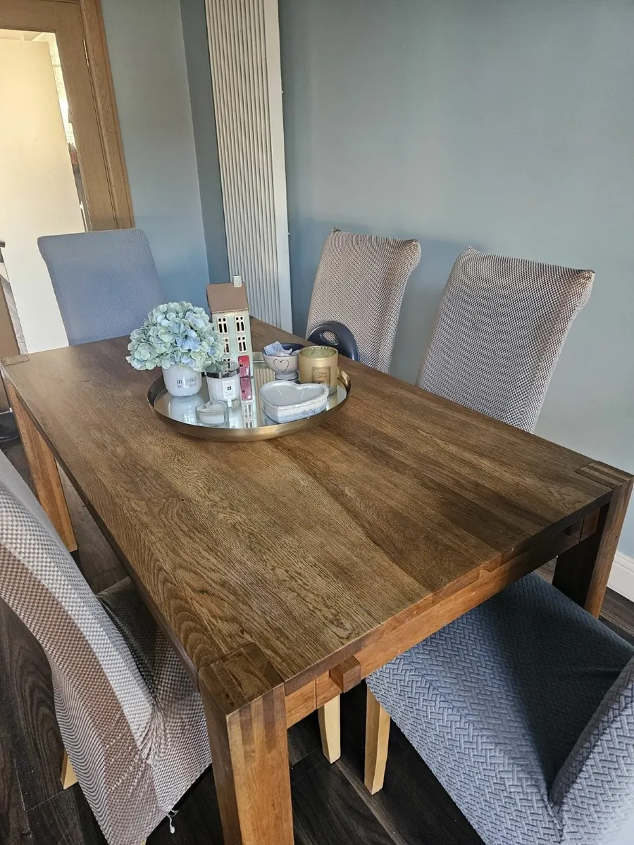 Dinning table - Image 1