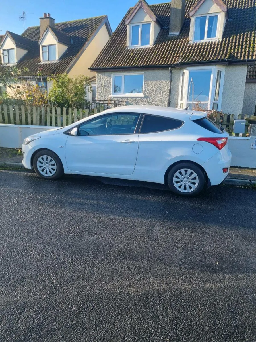 Hyundai van - Image 2