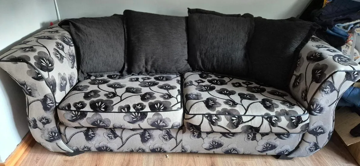 x2 3 seater Sofa's - Image 2