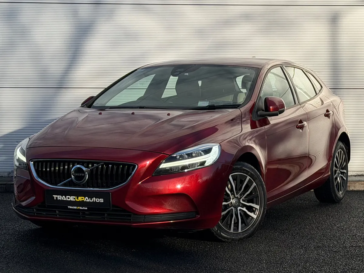 Volvo V40 Momentum Automatic (120bhp D2) - Image 3