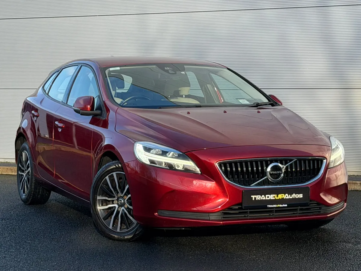 Volvo V40 Momentum Automatic (120bhp D2) - Image 1