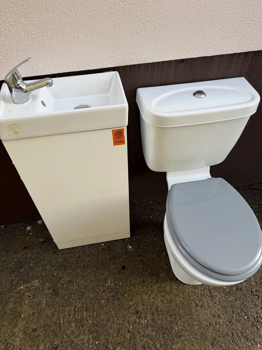 Toilet and mini sink - Image 3