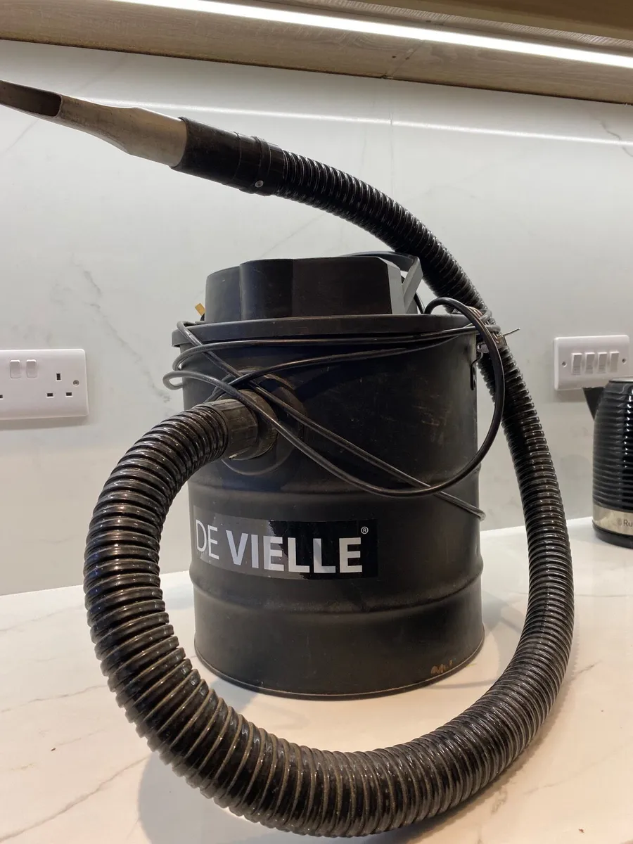 De Ville 20 litre 2 filter ash Vacuum - Image 1