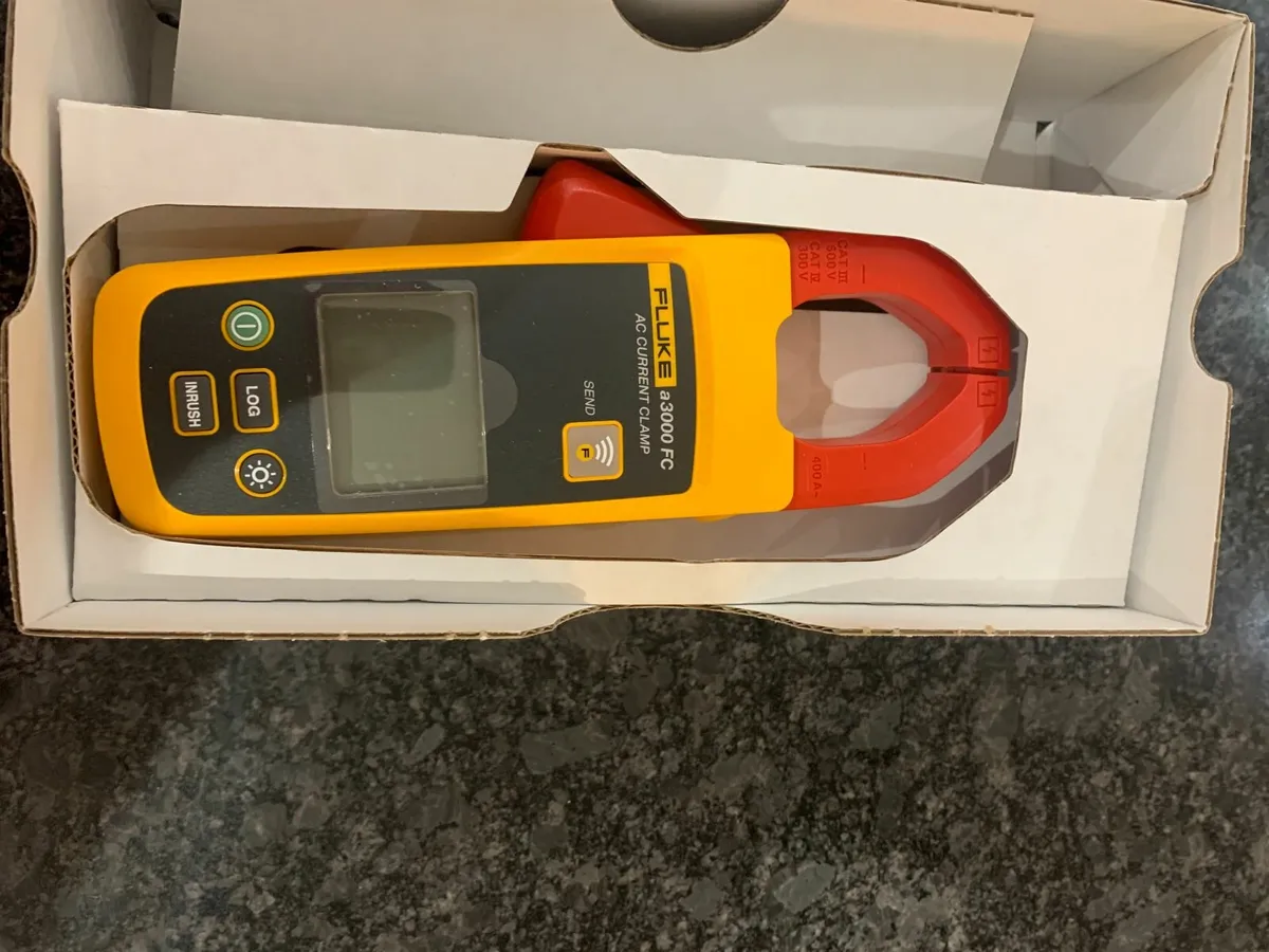 Fluke Wireless AC Clamp meter Model  a3000 FC - Image 2