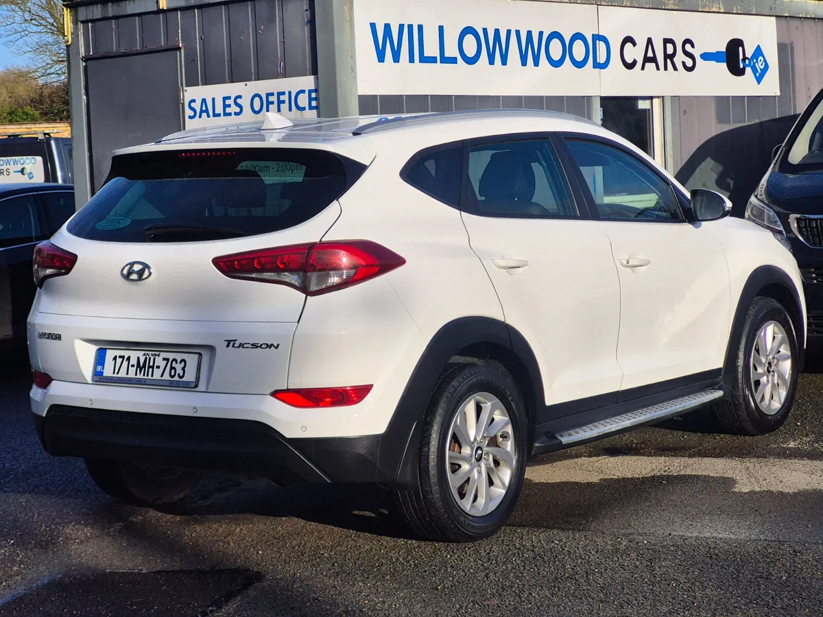 Hyundai Tucson 1.7crdi executive 2017 - Image 2