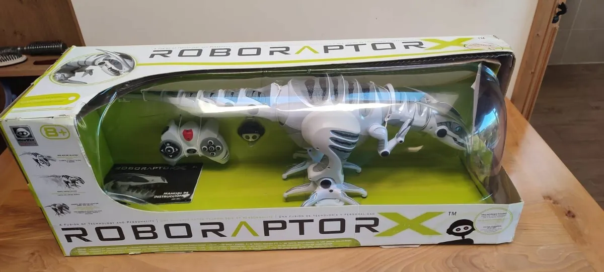 Remote Controlled Roboraptor Dinosaur