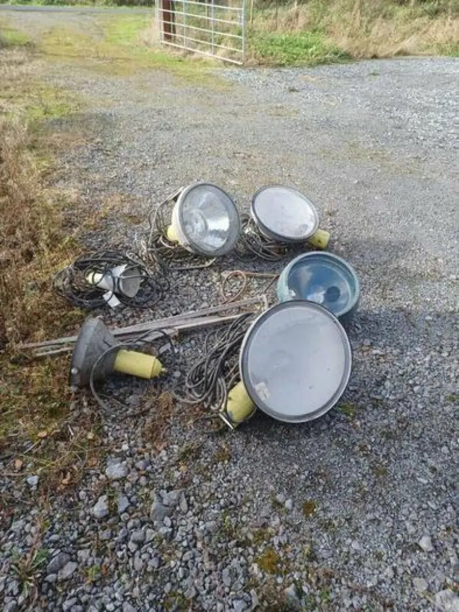 6 Vintage industrial spot lights - Image 1